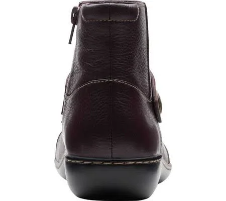 Clarks Womens Ashland Pine Booties Flat Heel, 11 Wide, Red