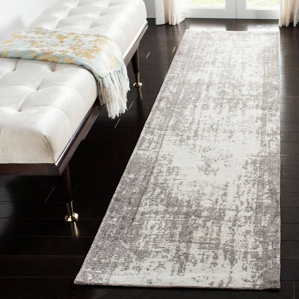 Safavieh CLV225B Classic Vintage Silver, Ivory Area Rug - 8& x 10&