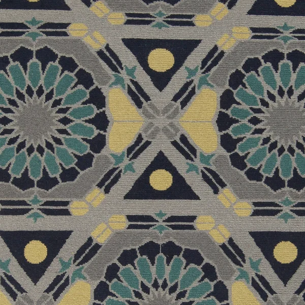 Hand-Knotted Catalina Medallion Pattern Wool Area Rug (5' x 8') Silver