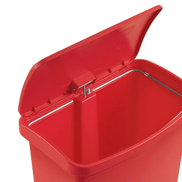 Rubbermaid Slim Jim Resin Step-On Container, Front Step Style, 13 gal, Red