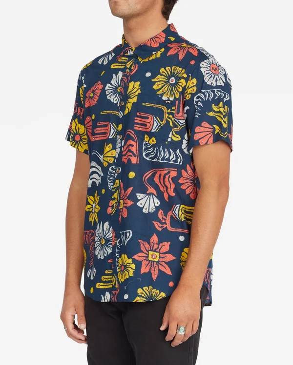 Billabong - Sundays Floral Short Sleeve Shirt for Men, Brown