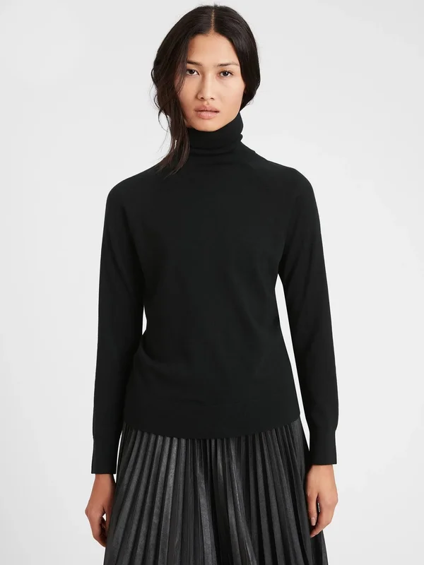 Banana Republic Women's Merino Turtleneck Sweater in Responsible Wool Black Size Xs