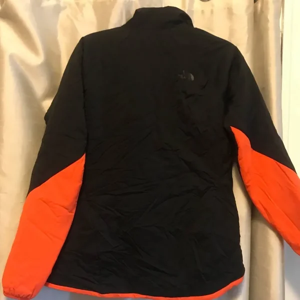 The North Face Women's Ventrix Jacket TNF Black - Fire Brick Red L