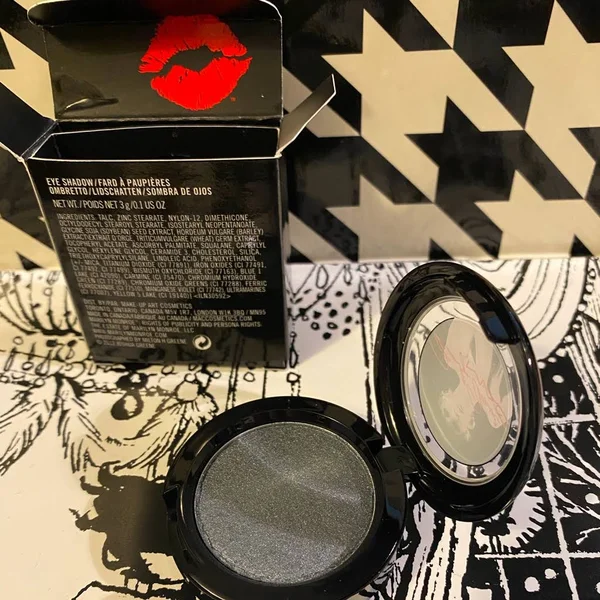 Mac Cosmetics Marilyn Monroe Collection Large Eye Shadow Eyeshadow Sh
