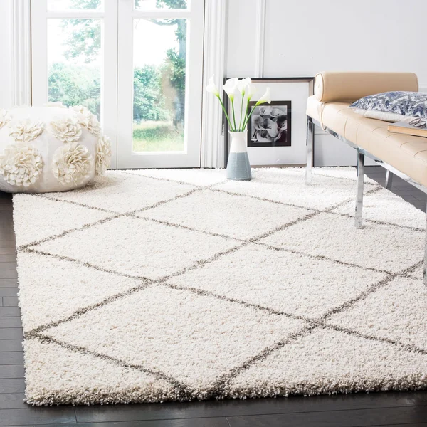 Safavieh Hudson Shag Estella Diamond Trellis 2-Inch Thick Rug - 9& x 9& Square - Ivory/Beige
