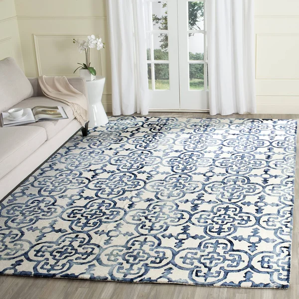 Safavieh Dip Dye Ivory & Navy 8& x 10& Rug