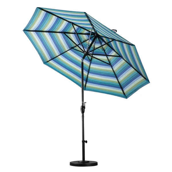 California Umbrella 7.5& Market Patio Umbrella in Canvas