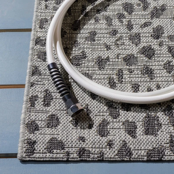 Safavieh Courtyard Eyrin Indoor/ Outdoor Rug - 9' x 12' - Grey/Black