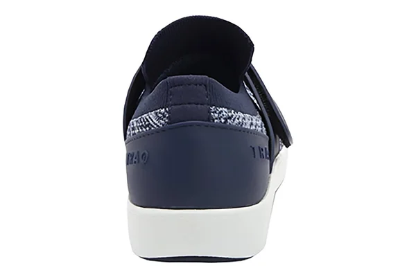 Traq by Alegria Women's Qwik Shoe Flurry Blue 36