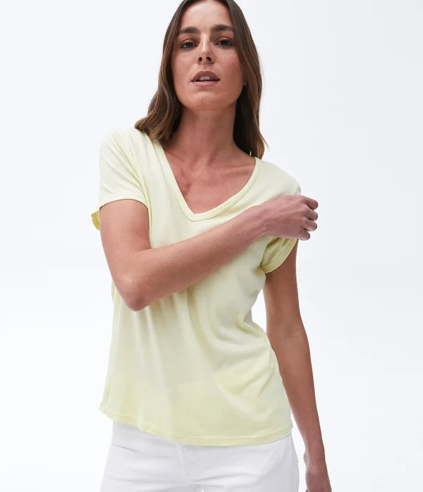 Michael Stars Women's Skyler Relaxed V-Neck Tshirt in Tan, Size Large