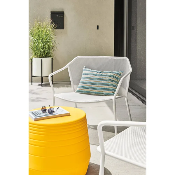 Room & Board, Modern Case Study Planter 13 Diameter 19h in White w/ Metal Stand White Black