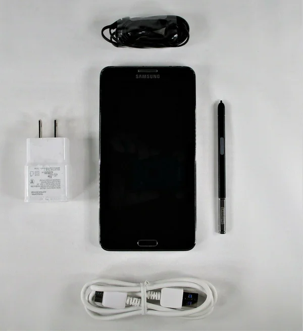 Samsung Galaxy Note 3 Smartphone 32 GB Unlocked GSM 2.3 GHz Quad-Core 5.7x22 HD