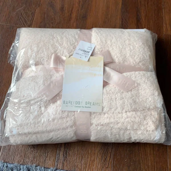 Barefoot Dreams Bedding, Barefoot Dreams CozyChic Blanket, Color: Pink/White, Size: Os, Maemei82&s Closet