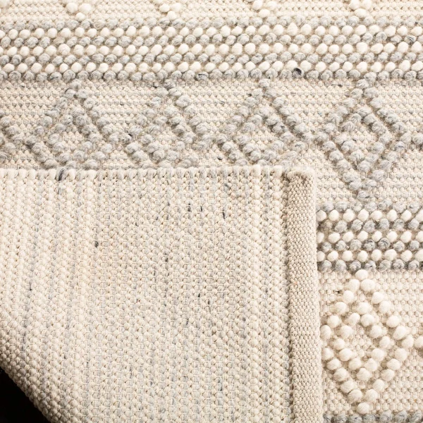 Safavieh Natura NAT750F 5& x 8& Grey, Ivory Rug