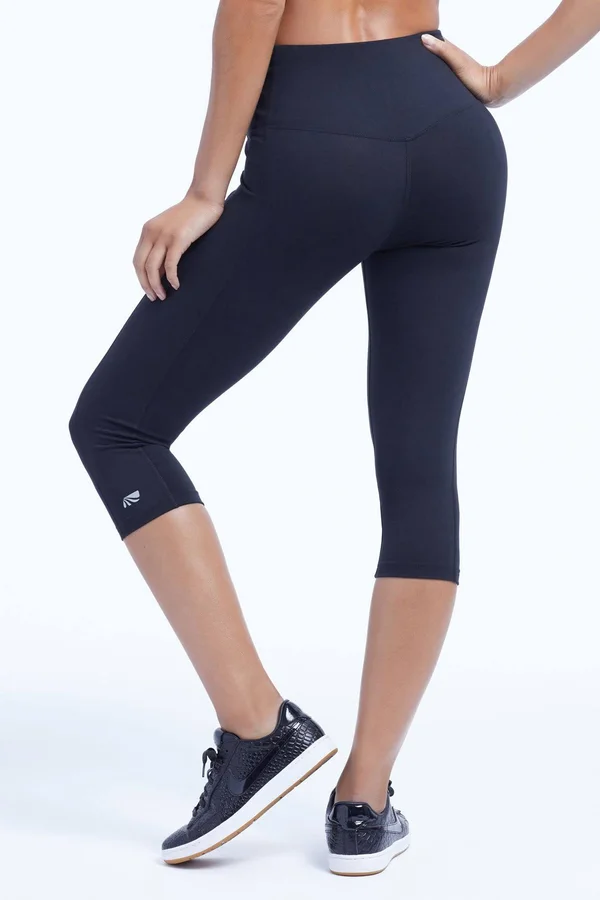 Marika Women's Brooke High Rise Tummy Control Capri Leggings - Black, L
